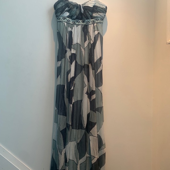 Gorgeous Full long Dress - Picture 5 of 5